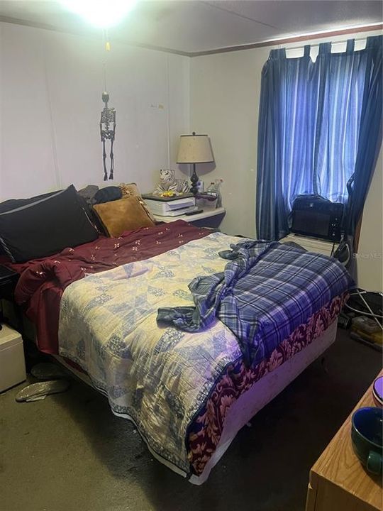 Active With Contract: $139,900 (3 beds, 2 baths, 1080 Square Feet)