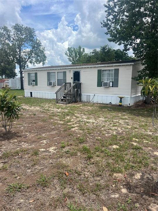 Active With Contract: $139,900 (3 beds, 2 baths, 1080 Square Feet)