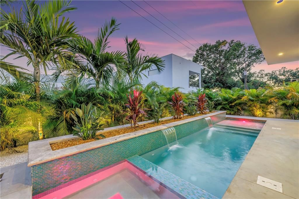 En Renta: $18,500 (6 camas, 6 baños, 3765 Pies cuadrados)