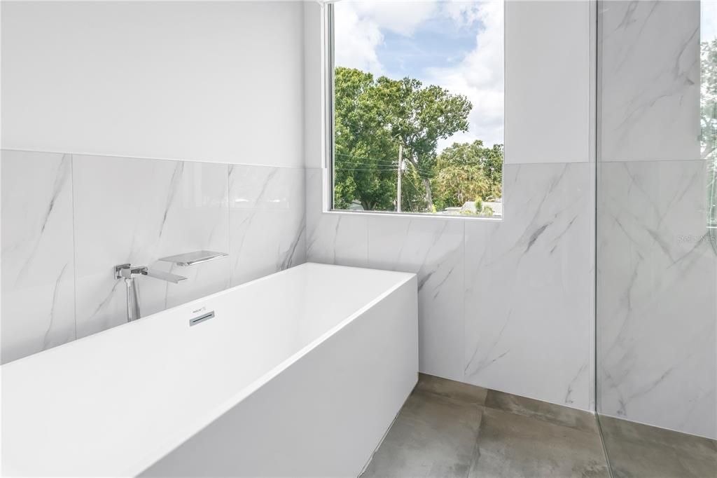 En Renta: $18,500 (6 camas, 6 baños, 3765 Pies cuadrados)