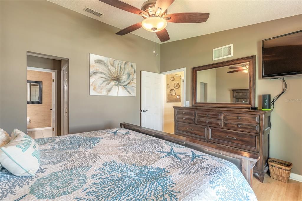 待售: $285,000 (3 贝兹, 3 浴室, 1420 平方英尺)