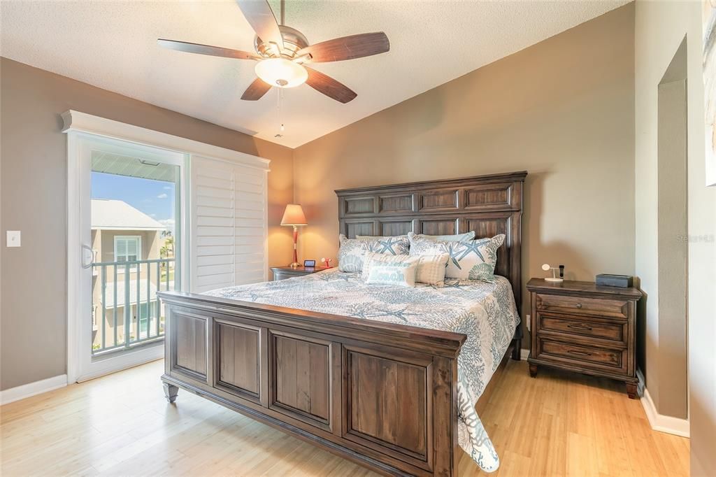 待售: $285,000 (3 贝兹, 3 浴室, 1420 平方英尺)