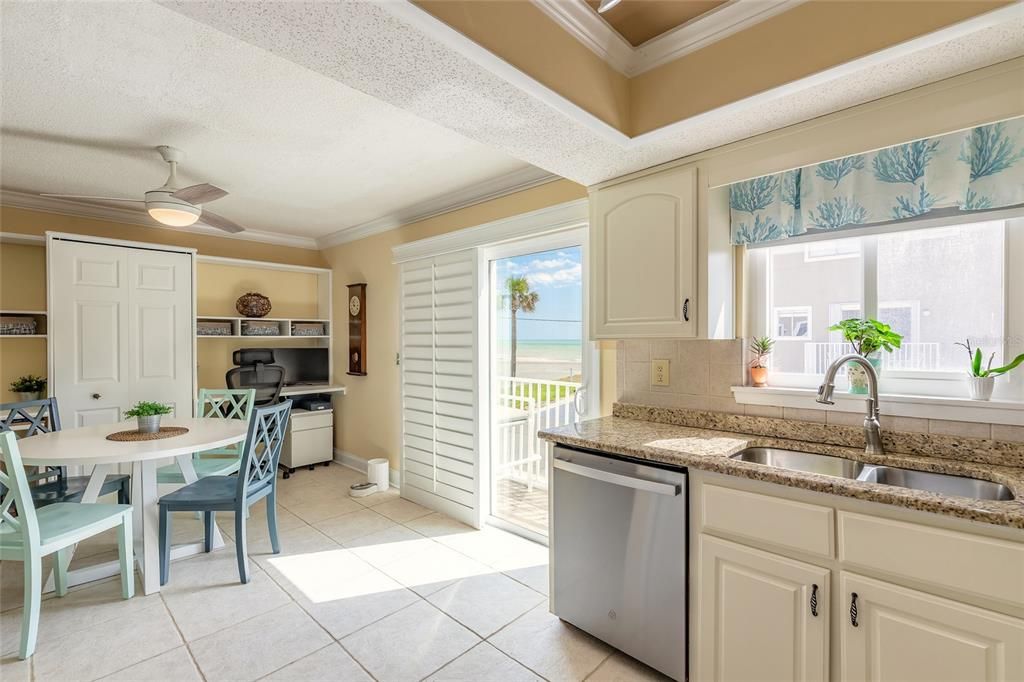 待售: $285,000 (3 贝兹, 3 浴室, 1420 平方英尺)