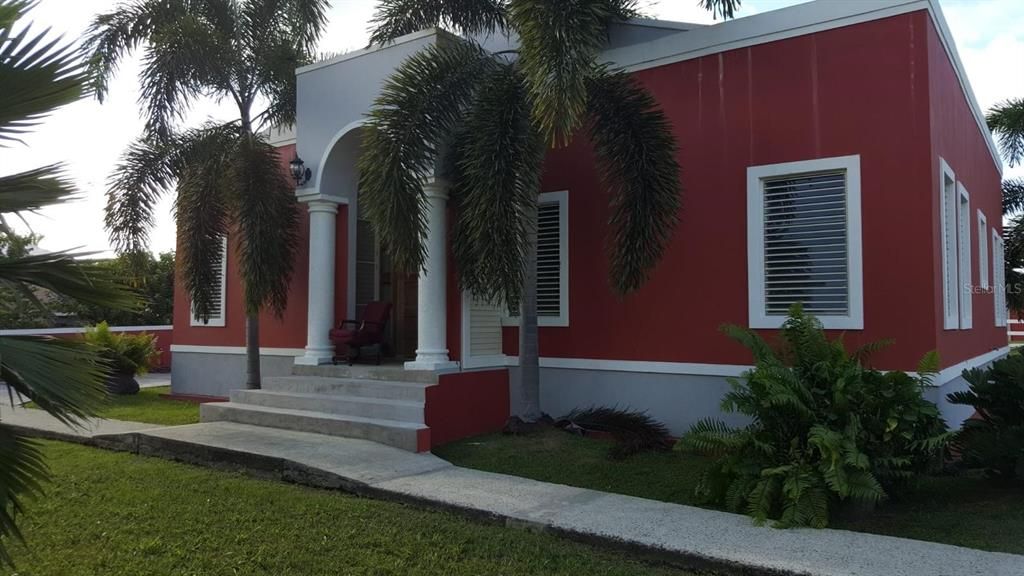 Active With Contract: $379,000 (3 beds, 2 baths, 1800 Square Feet)