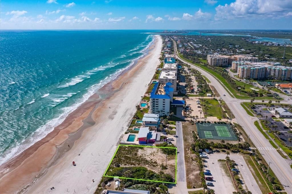 На продажу: $2,400,000 (1.25 acres)