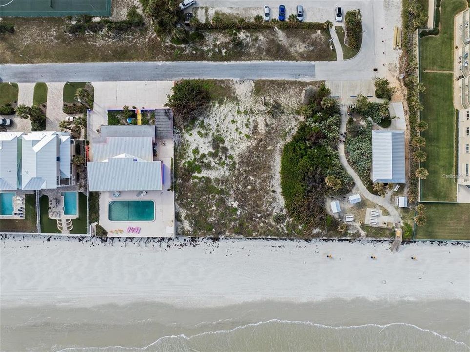 На продажу: $2,400,000 (1.25 acres)