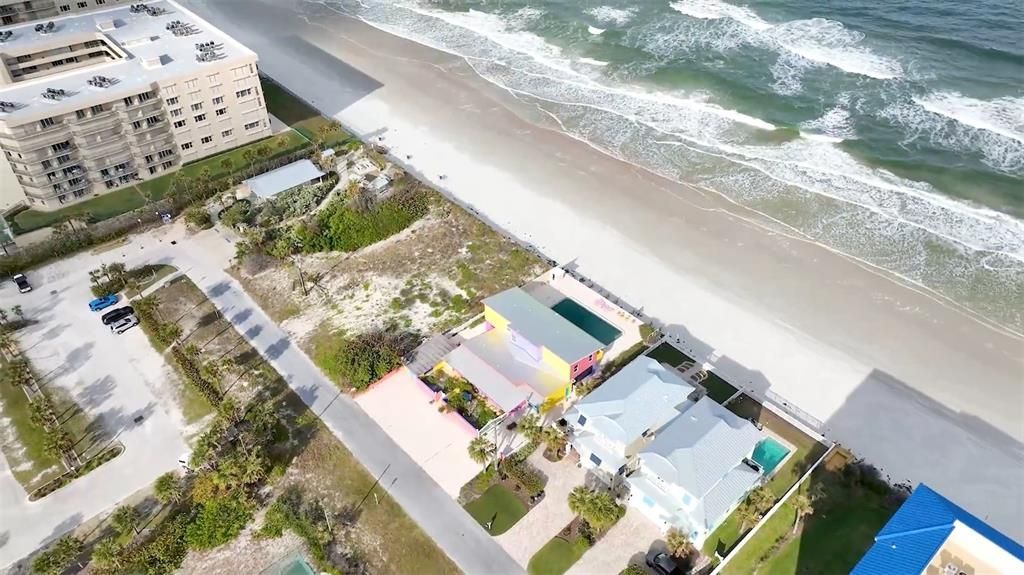 На продажу: $2,400,000 (1.25 acres)