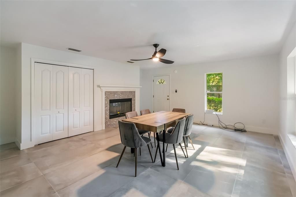 待售: $399,000 (4 贝兹, 2 浴室, 2148 平方英尺)