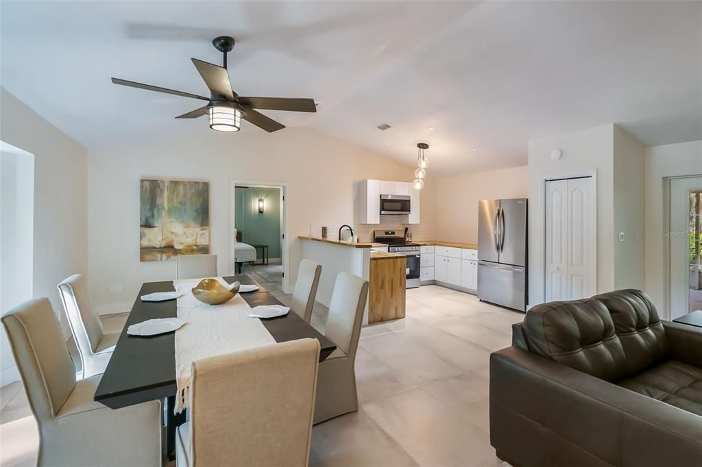 待售: $399,000 (4 贝兹, 2 浴室, 2148 平方英尺)