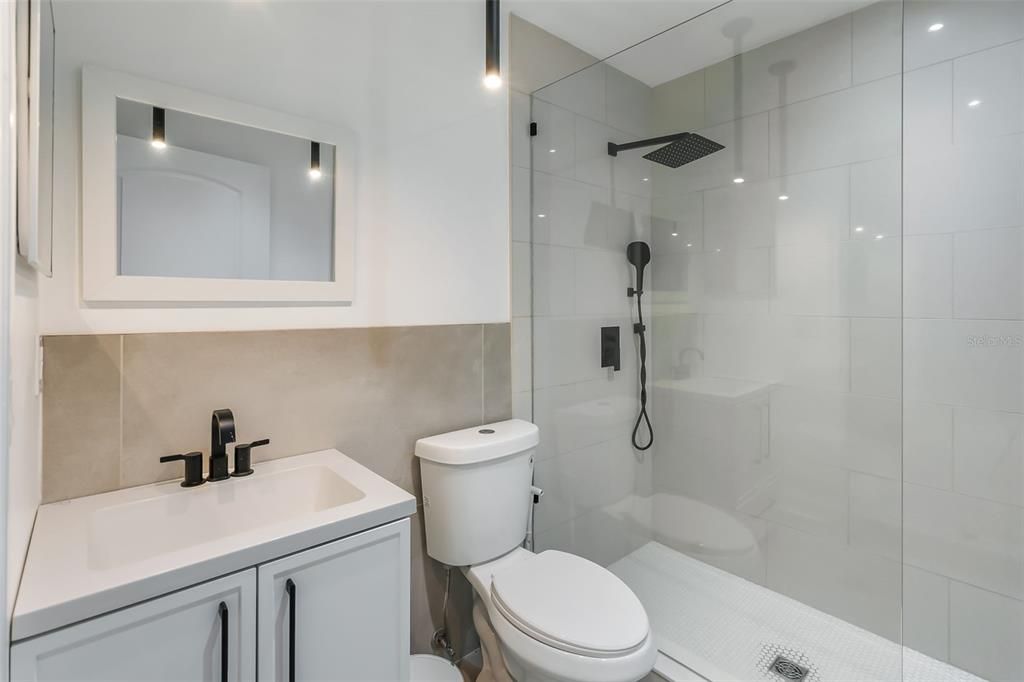 待售: $399,000 (4 贝兹, 2 浴室, 2148 平方英尺)