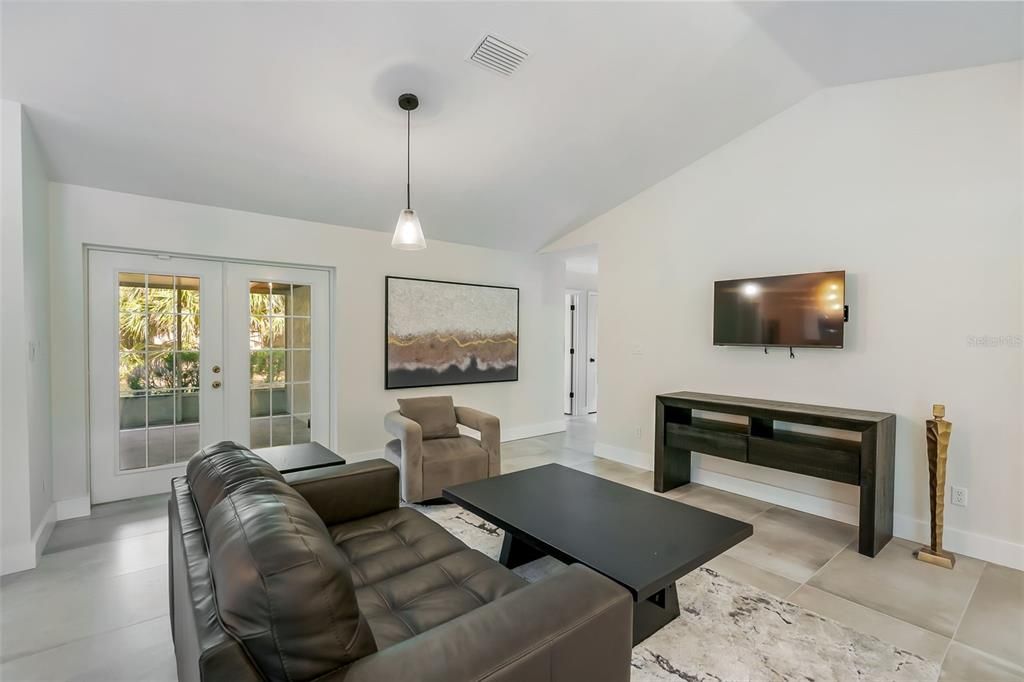 待售: $399,000 (4 贝兹, 2 浴室, 2148 平方英尺)