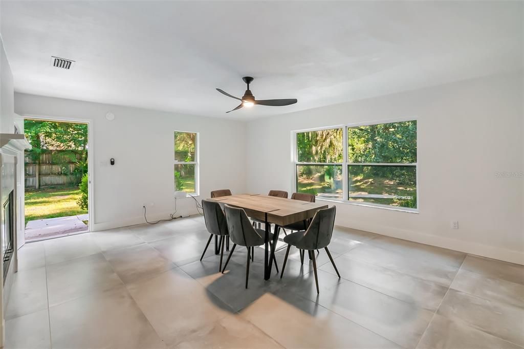 待售: $399,000 (4 贝兹, 2 浴室, 2148 平方英尺)