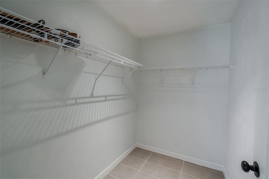 待售: $399,000 (4 贝兹, 2 浴室, 2148 平方英尺)