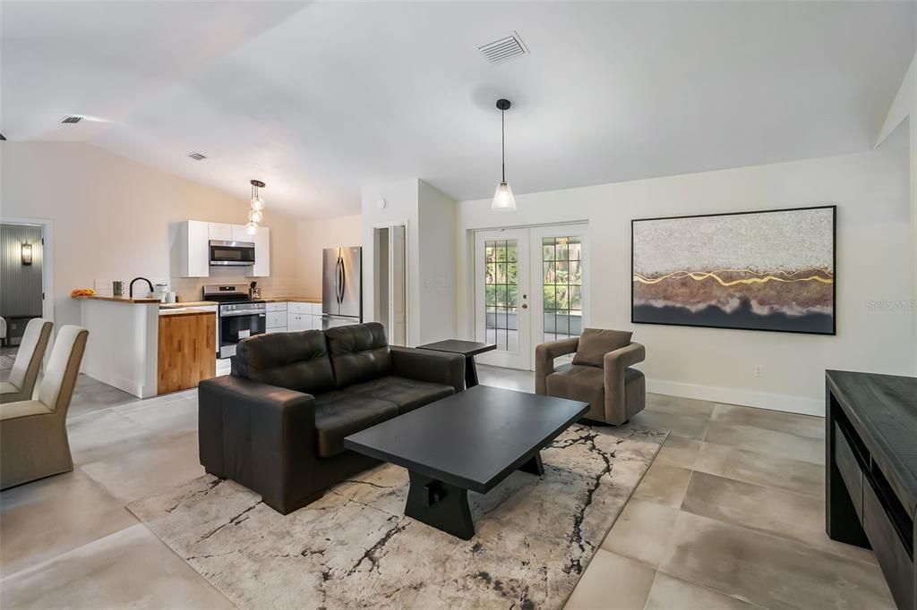 待售: $399,000 (4 贝兹, 2 浴室, 2148 平方英尺)