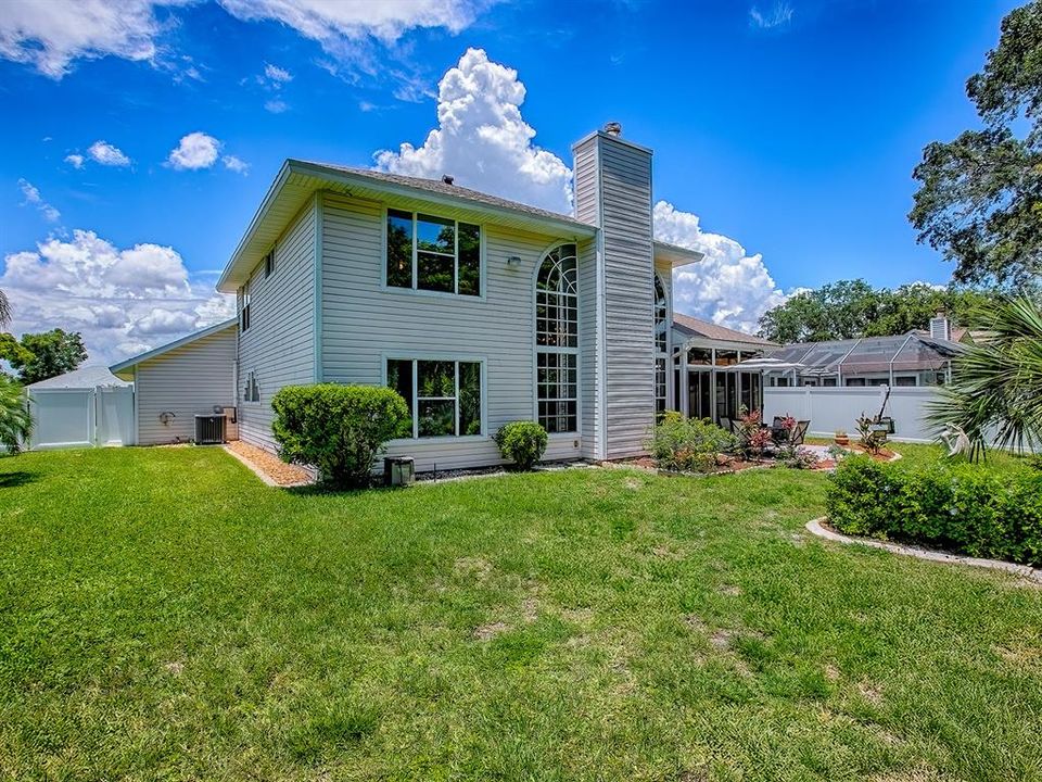 Activo con contrato: $399,999 (3 camas, 2 baños, 2043 Pies cuadrados)