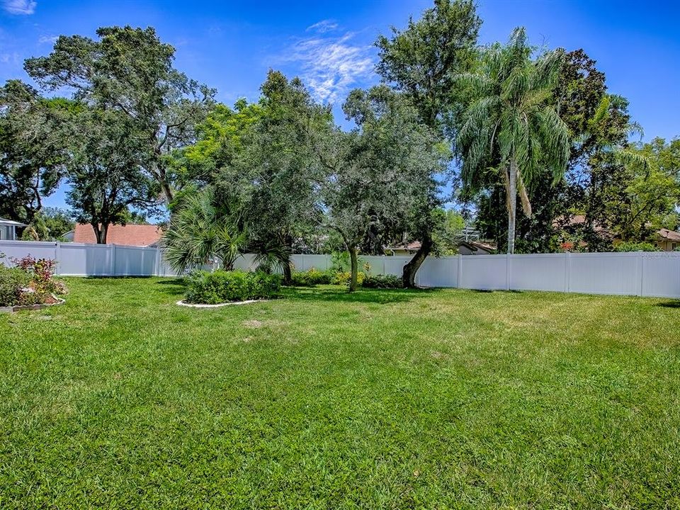 Activo con contrato: $399,999 (3 camas, 2 baños, 2043 Pies cuadrados)