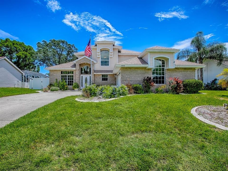 Activo con contrato: $399,999 (3 camas, 2 baños, 2043 Pies cuadrados)