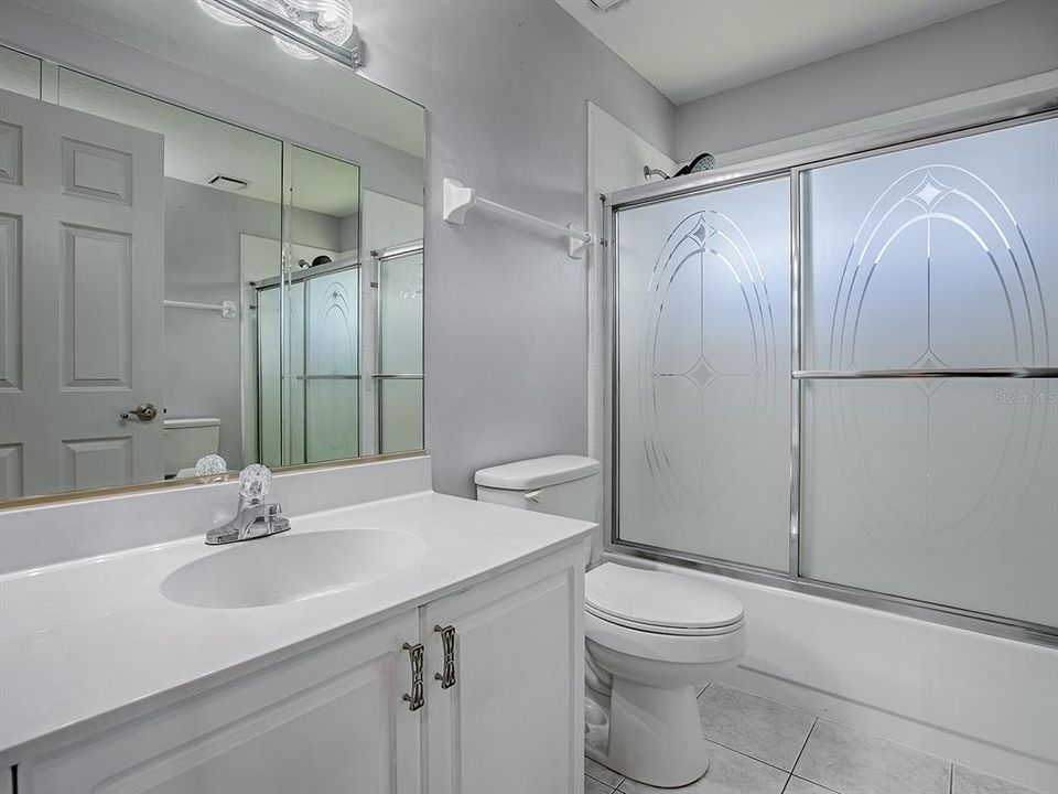 Activo con contrato: $399,999 (3 camas, 2 baños, 2043 Pies cuadrados)