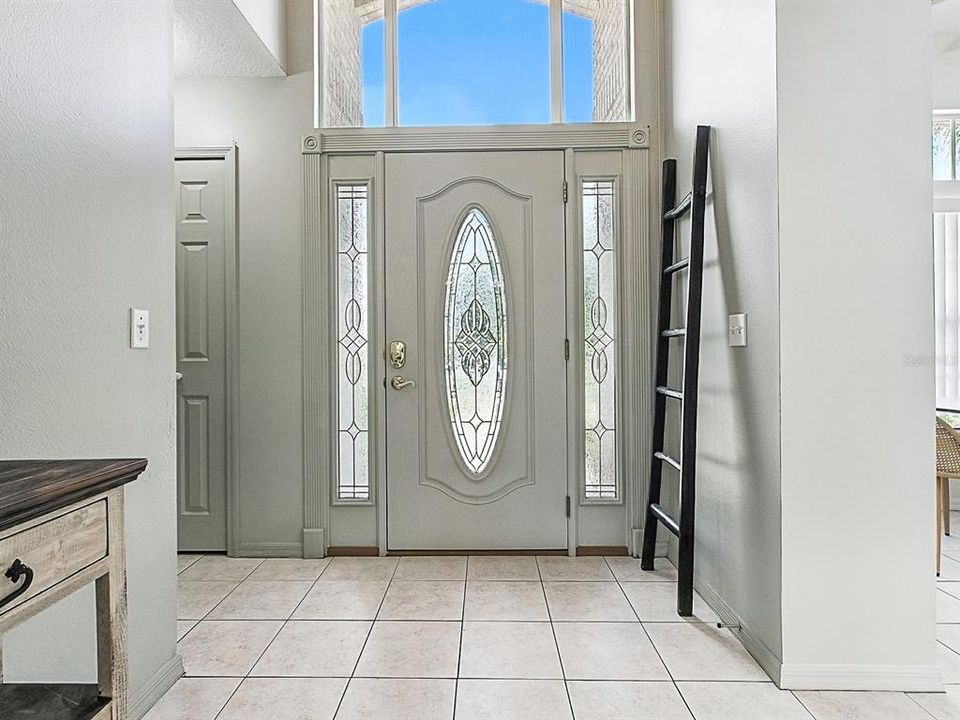 Activo con contrato: $399,999 (3 camas, 2 baños, 2043 Pies cuadrados)