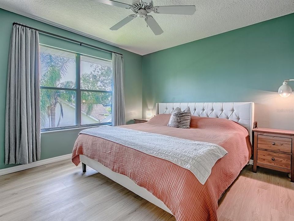 Activo con contrato: $399,999 (3 camas, 2 baños, 2043 Pies cuadrados)