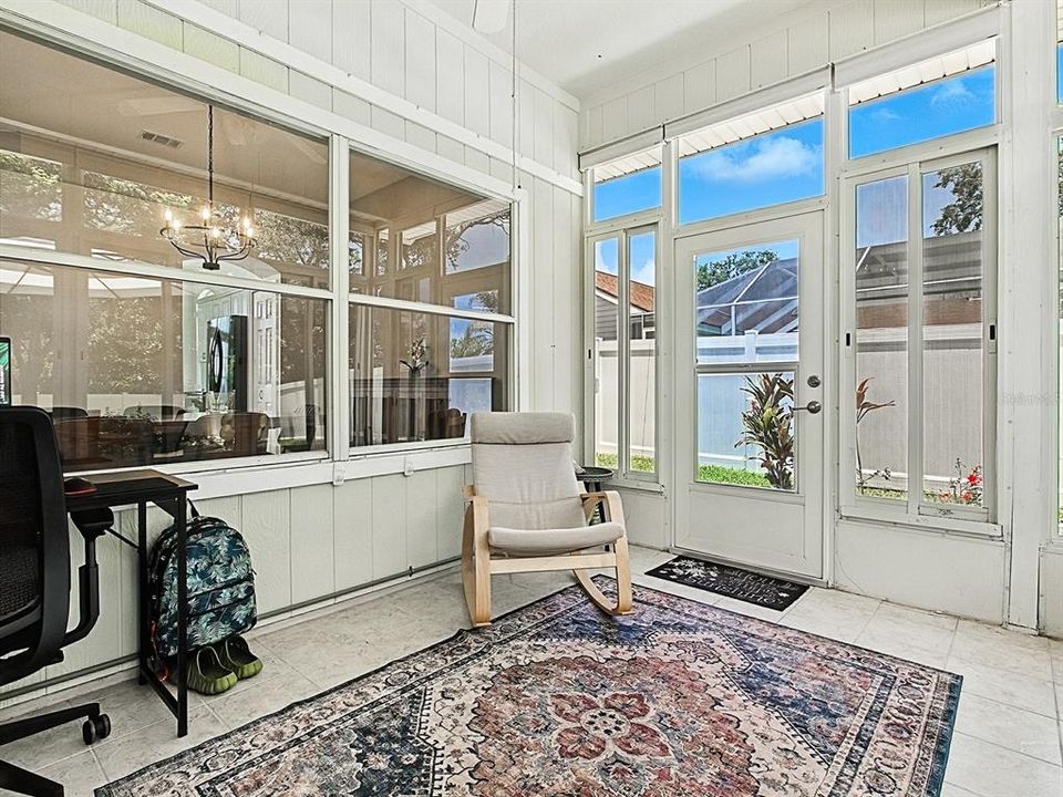 Activo con contrato: $399,999 (3 camas, 2 baños, 2043 Pies cuadrados)