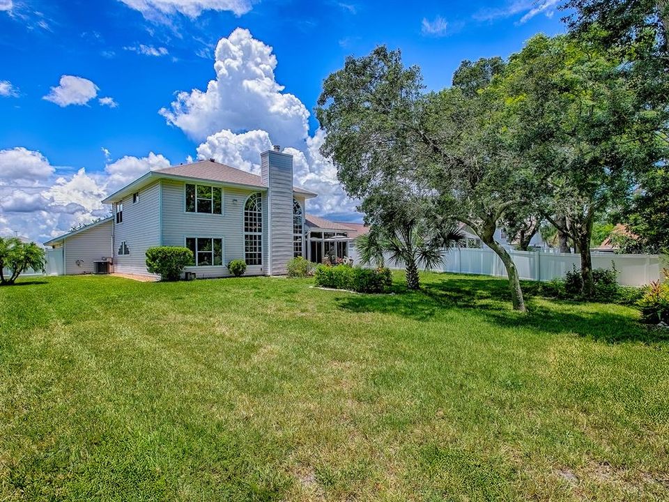 Activo con contrato: $399,999 (3 camas, 2 baños, 2043 Pies cuadrados)