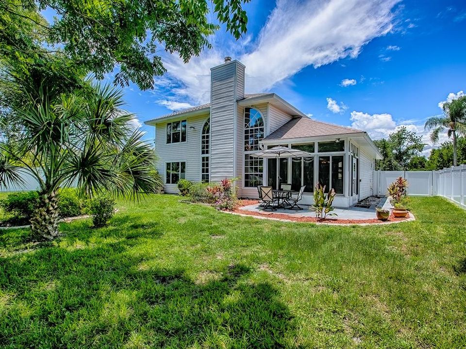 Activo con contrato: $399,999 (3 camas, 2 baños, 2043 Pies cuadrados)