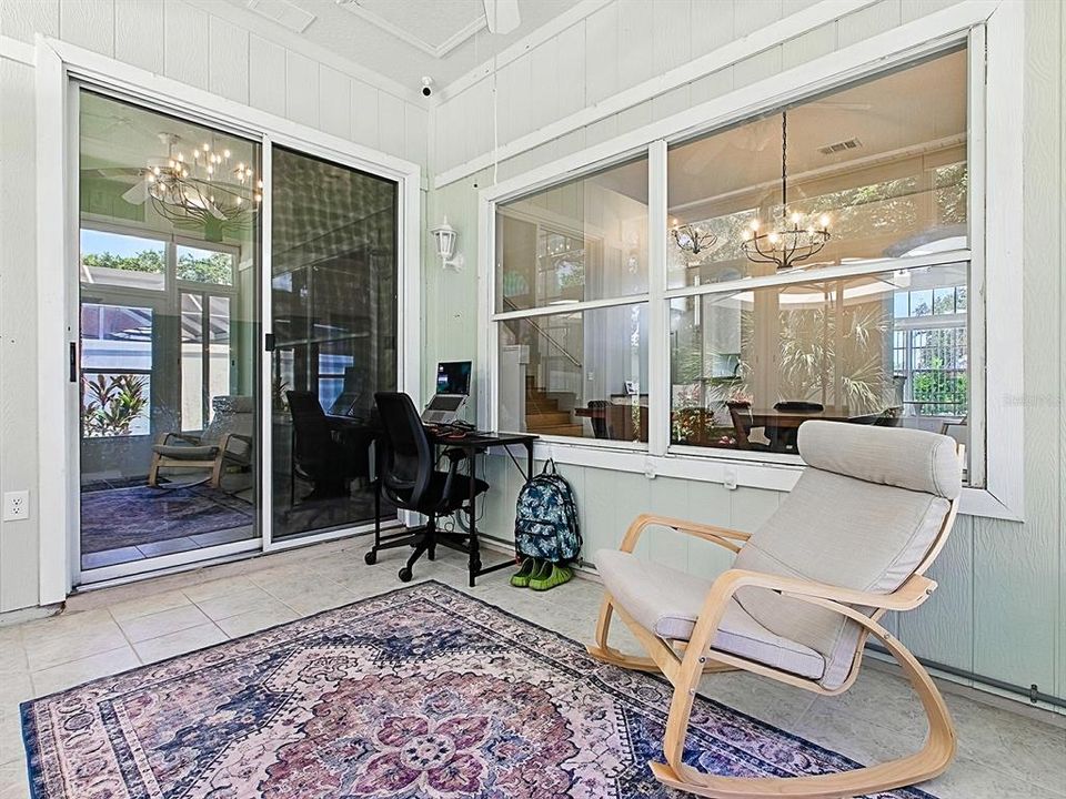 Activo con contrato: $399,999 (3 camas, 2 baños, 2043 Pies cuadrados)