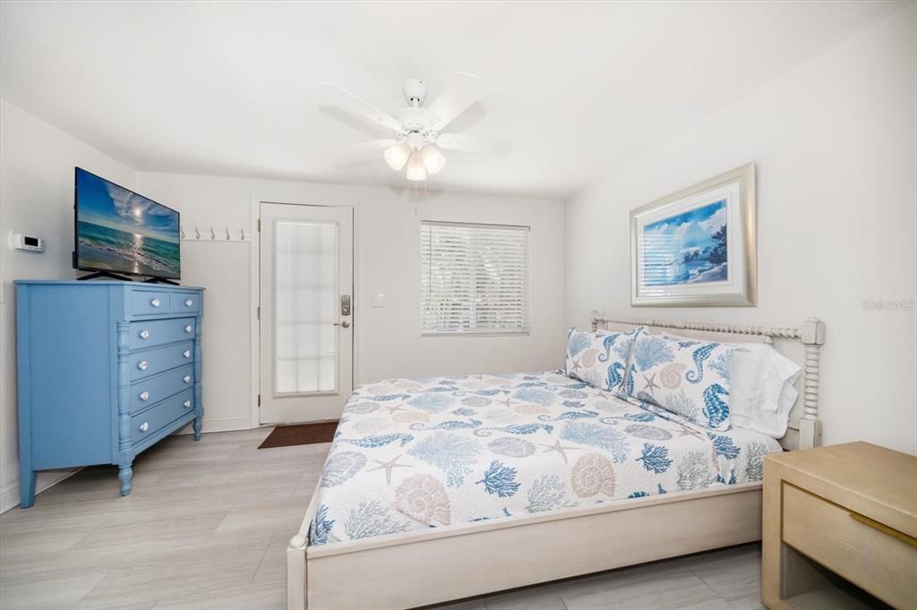 En Venta: $799,000 (4 camas, 3 baños, 1446 Pies cuadrados)