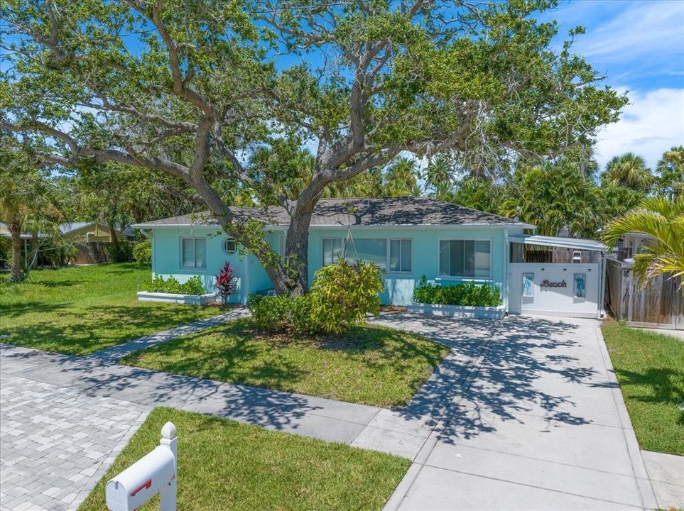 En Venta: $799,000 (4 camas, 3 baños, 1446 Pies cuadrados)