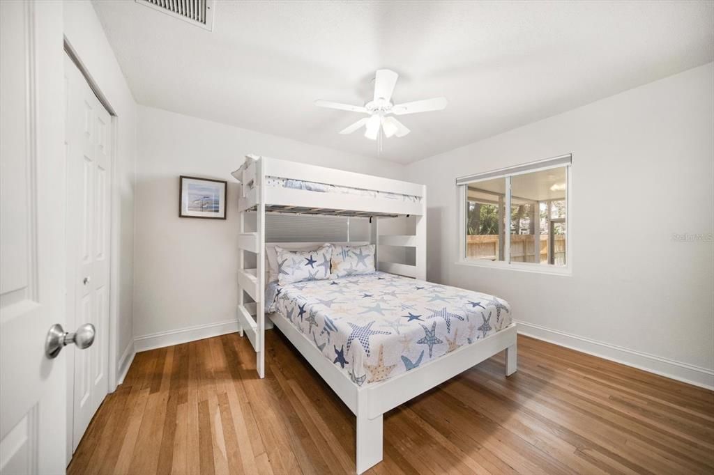 En Venta: $799,000 (4 camas, 3 baños, 1446 Pies cuadrados)