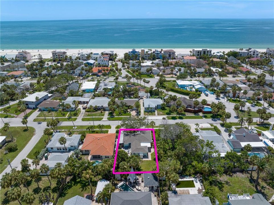 En Venta: $799,000 (4 camas, 3 baños, 1446 Pies cuadrados)