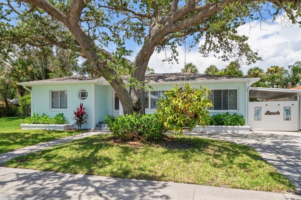 En Venta: $799,000 (4 camas, 3 baños, 1446 Pies cuadrados)