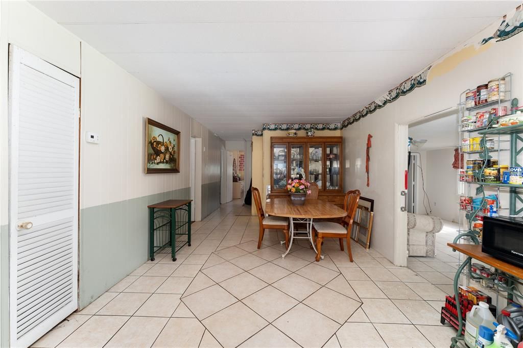 For Sale: $580,000 (3 beds, 3 baths, 1344 Square Feet)