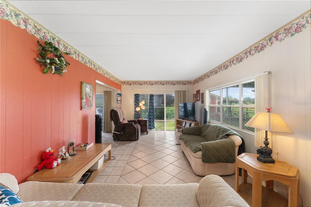 For Sale: $580,000 (3 beds, 3 baths, 1344 Square Feet)