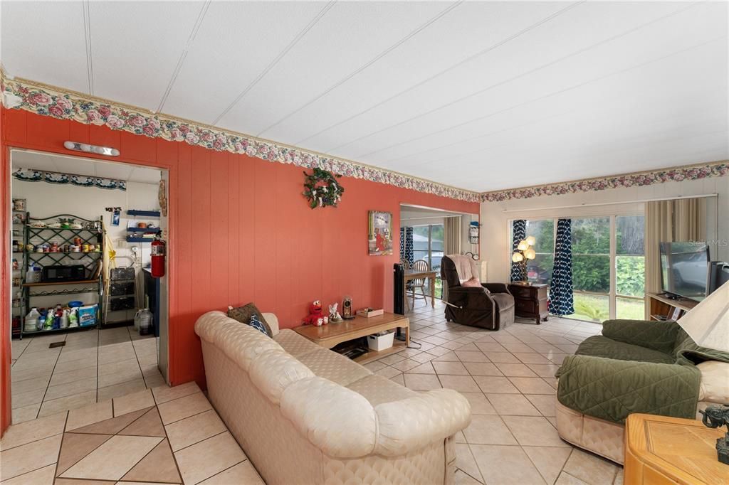 For Sale: $580,000 (3 beds, 3 baths, 1344 Square Feet)