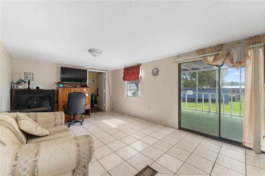 For Sale: $580,000 (3 beds, 3 baths, 1344 Square Feet)