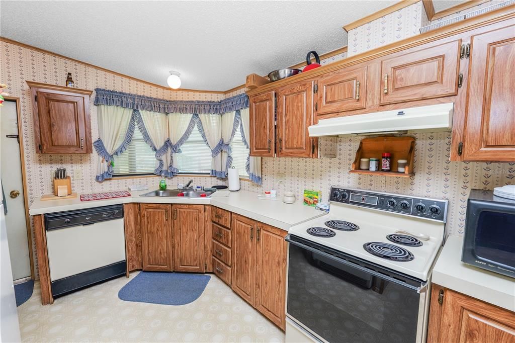 На продажу: $725,000 (3 спален, 2 ванн, 1647 Квадратных фут)