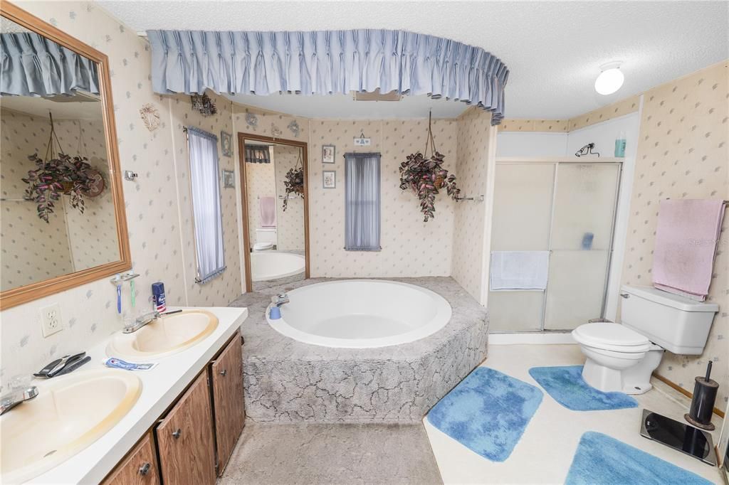 На продажу: $725,000 (3 спален, 2 ванн, 1647 Квадратных фут)