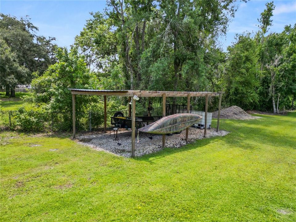 На продажу: $725,000 (3 спален, 2 ванн, 1647 Квадратных фут)