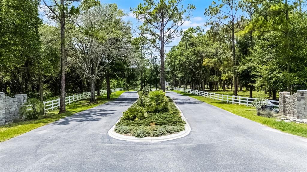 En Venta: $200,000 (16.42 acres)