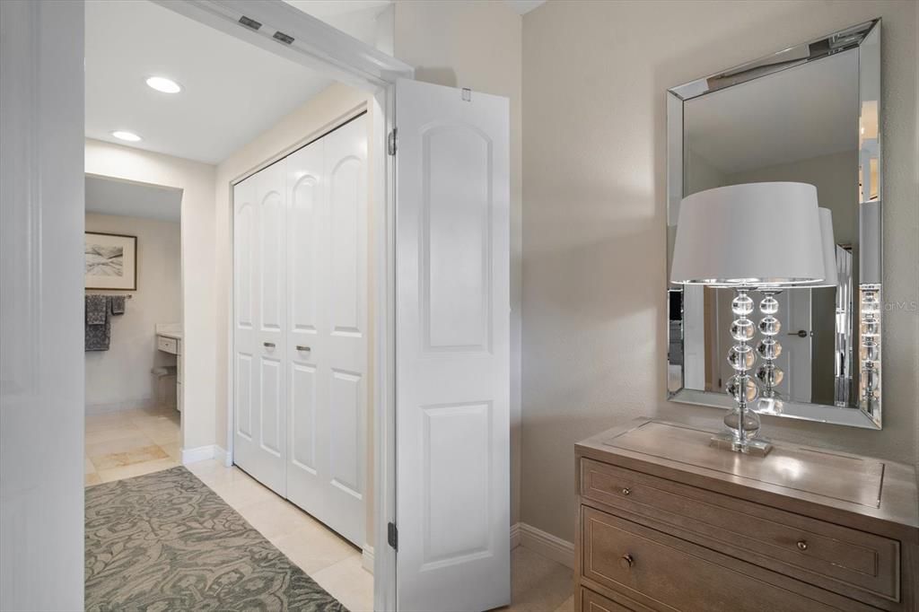 На продажу: $775,000 (2 спален, 2 ванн, 1403 Квадратных фут)