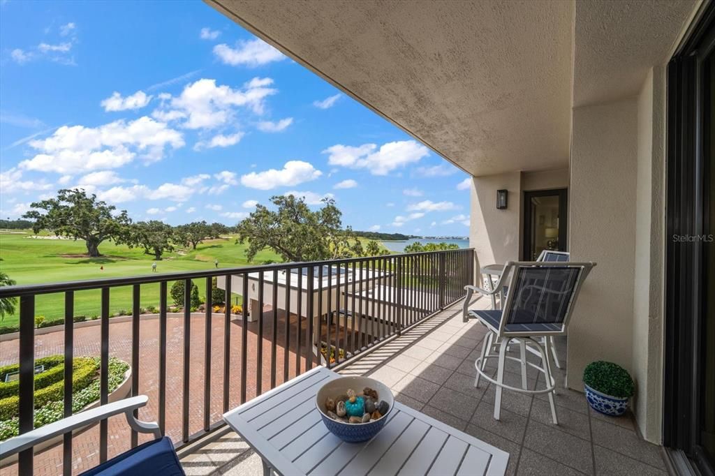 На продажу: $775,000 (2 спален, 2 ванн, 1403 Квадратных фут)