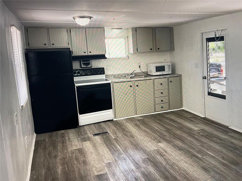 For Sale: $825,000 (0 beds, 0 baths, 3000 Square Feet)