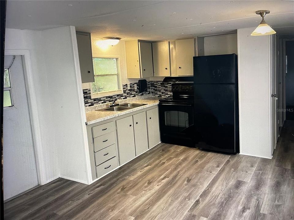 For Sale: $825,000 (0 beds, 0 baths, 3000 Square Feet)