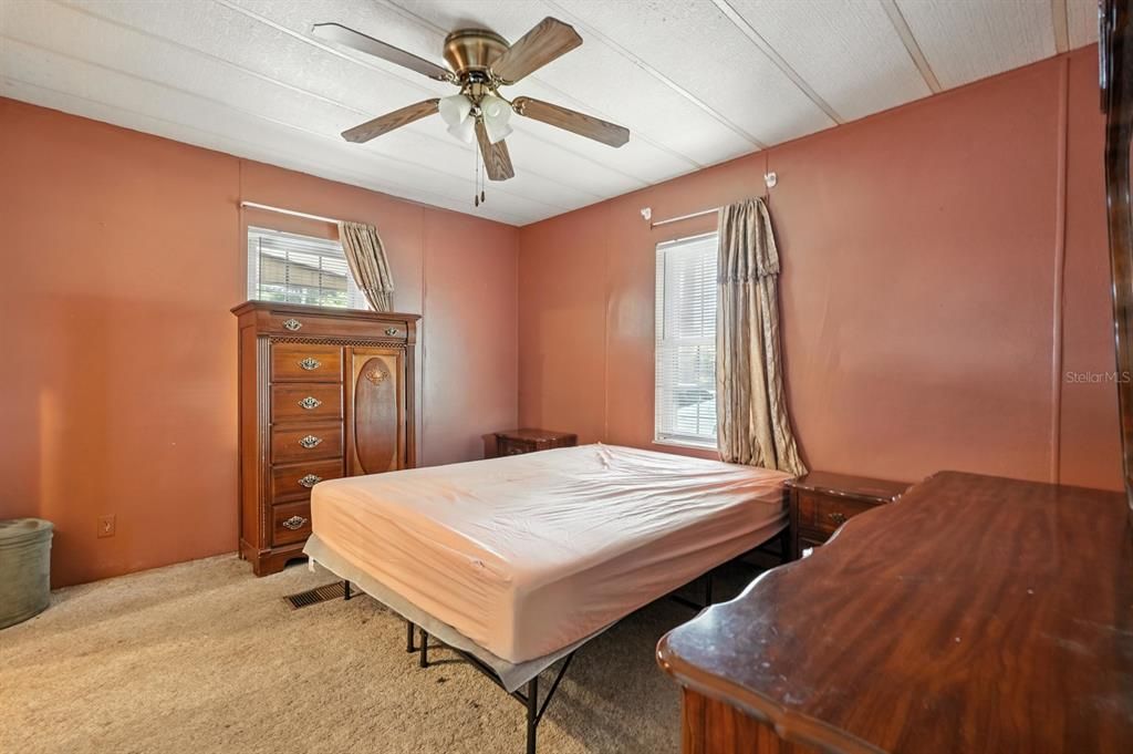 For Sale: $250,000 (3 beds, 2 baths, 1983 Square Feet)