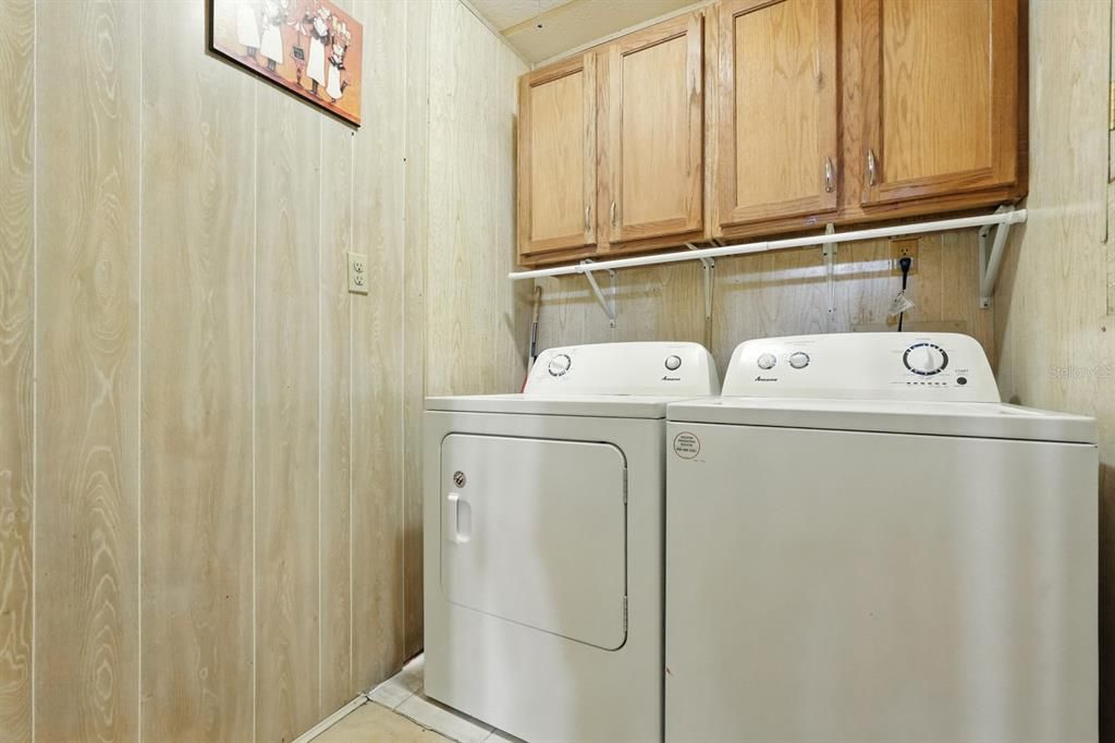 For Sale: $250,000 (3 beds, 2 baths, 1983 Square Feet)
