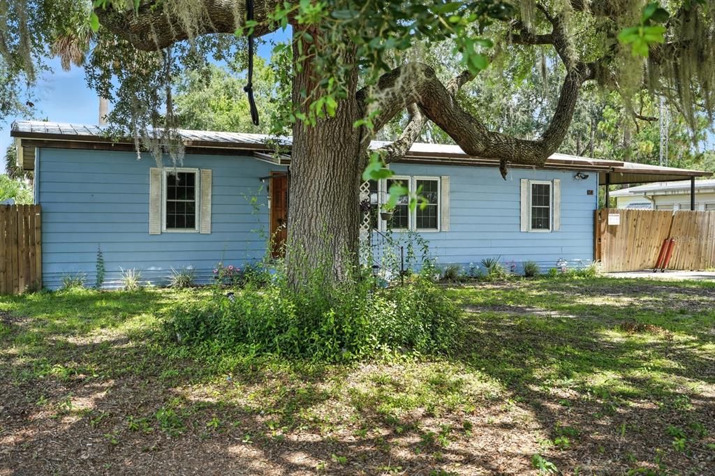 For Sale: $250,000 (3 beds, 2 baths, 1983 Square Feet)