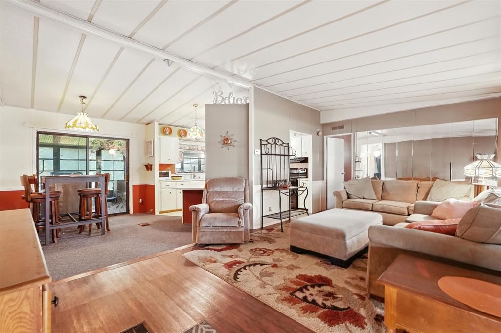 For Sale: $250,000 (3 beds, 2 baths, 1983 Square Feet)