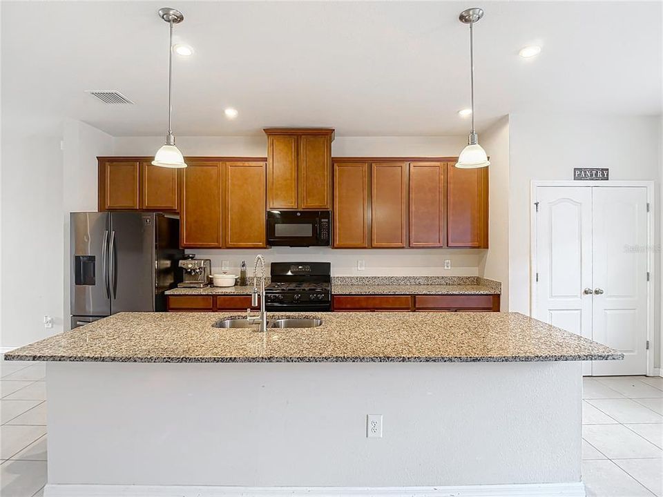 En Renta: $2,450 (3 camas, 2 baños, 1772 Pies cuadrados)